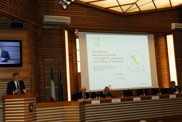 Intelligence e Interesse Nazionale